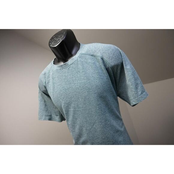 VRST Gym Shirt Wicking Performance Short Sleeve Blue Tee Mens Size 2XL XXL - Picture 1 of 8
